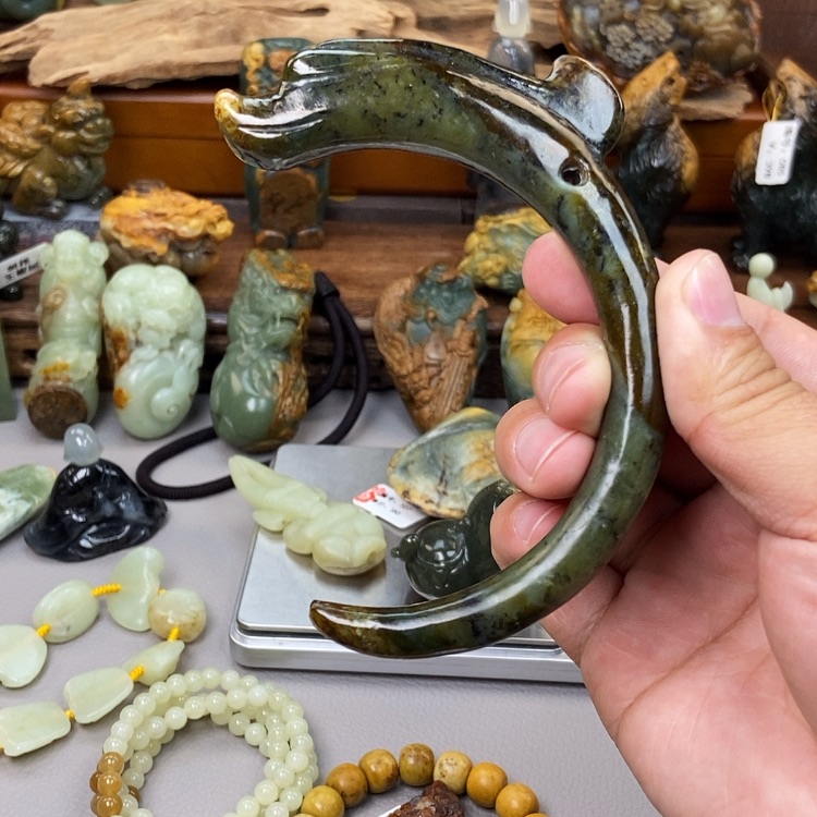 【闪购商品】岫岩河磨玉（透闪石质玉）把件未镶嵌熙*