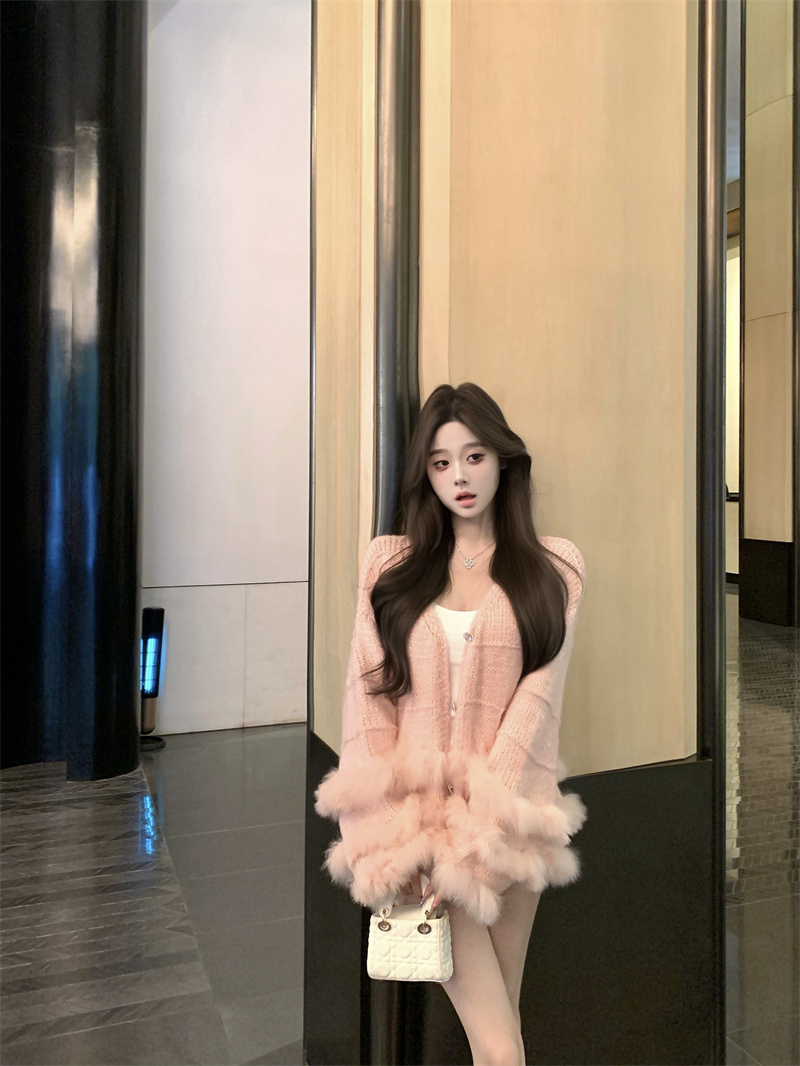 【欣可儿】2024秋冬新款设计感重工珠片粗针拼接毛毛开衫毛衣外套女