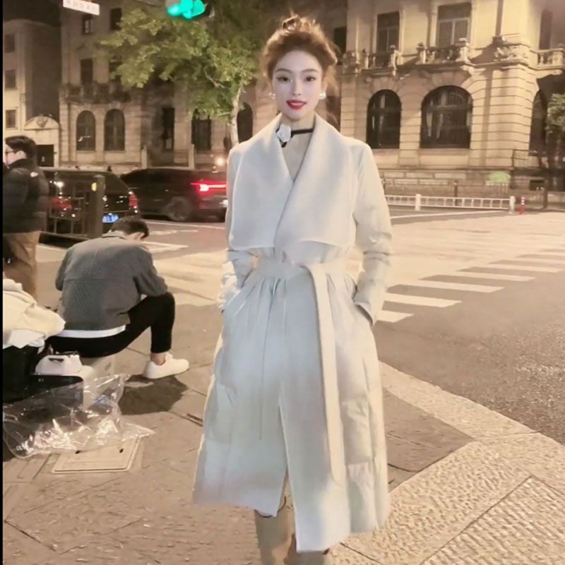 温柔风保暖羽绒服外套女2023秋冬款中长款气质减龄白鹅绒过膝大衣