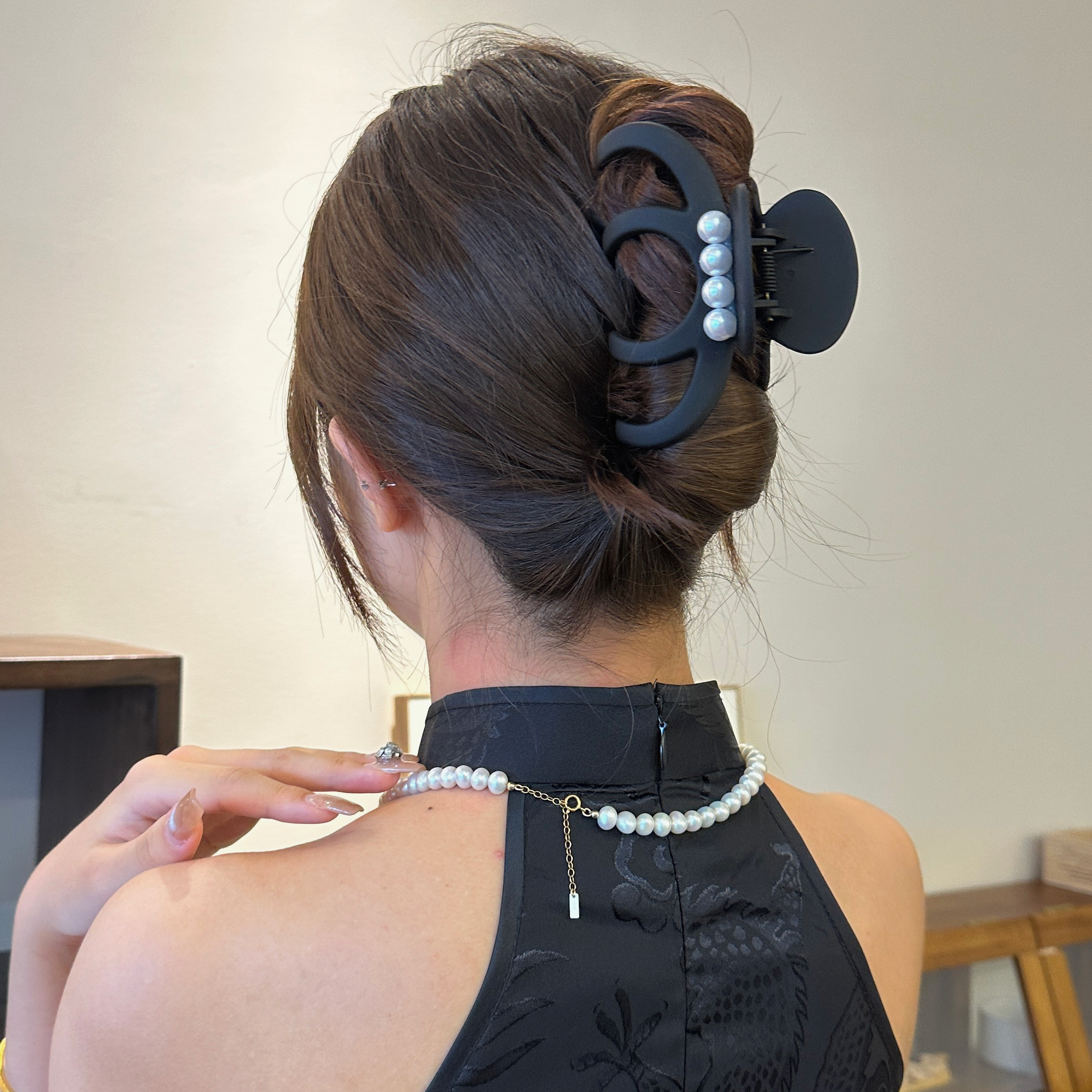 非金属亚克力发饰 磨砂复古亚克力珠珠抓夹大号女2023新款百搭款