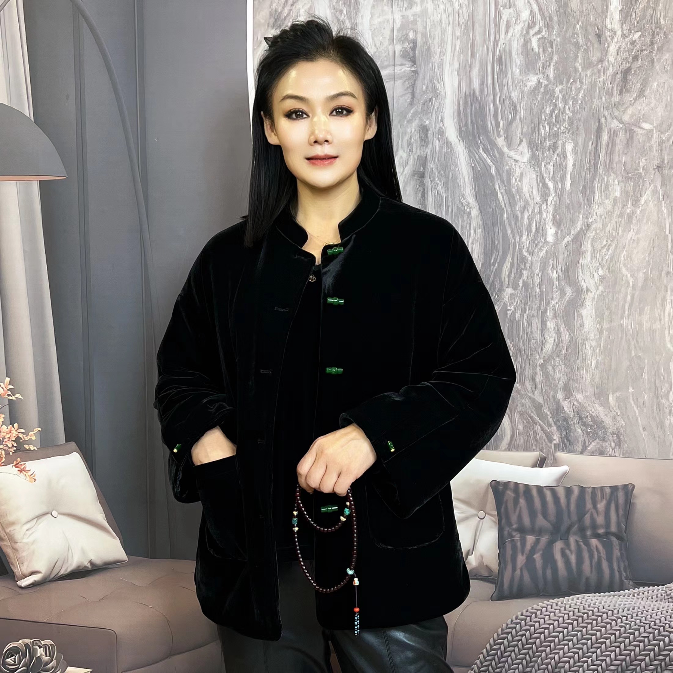 【宝藏衣橱上新】秋冬季新中式立领显瘦时尚黑色竹节气质丝绒棉服