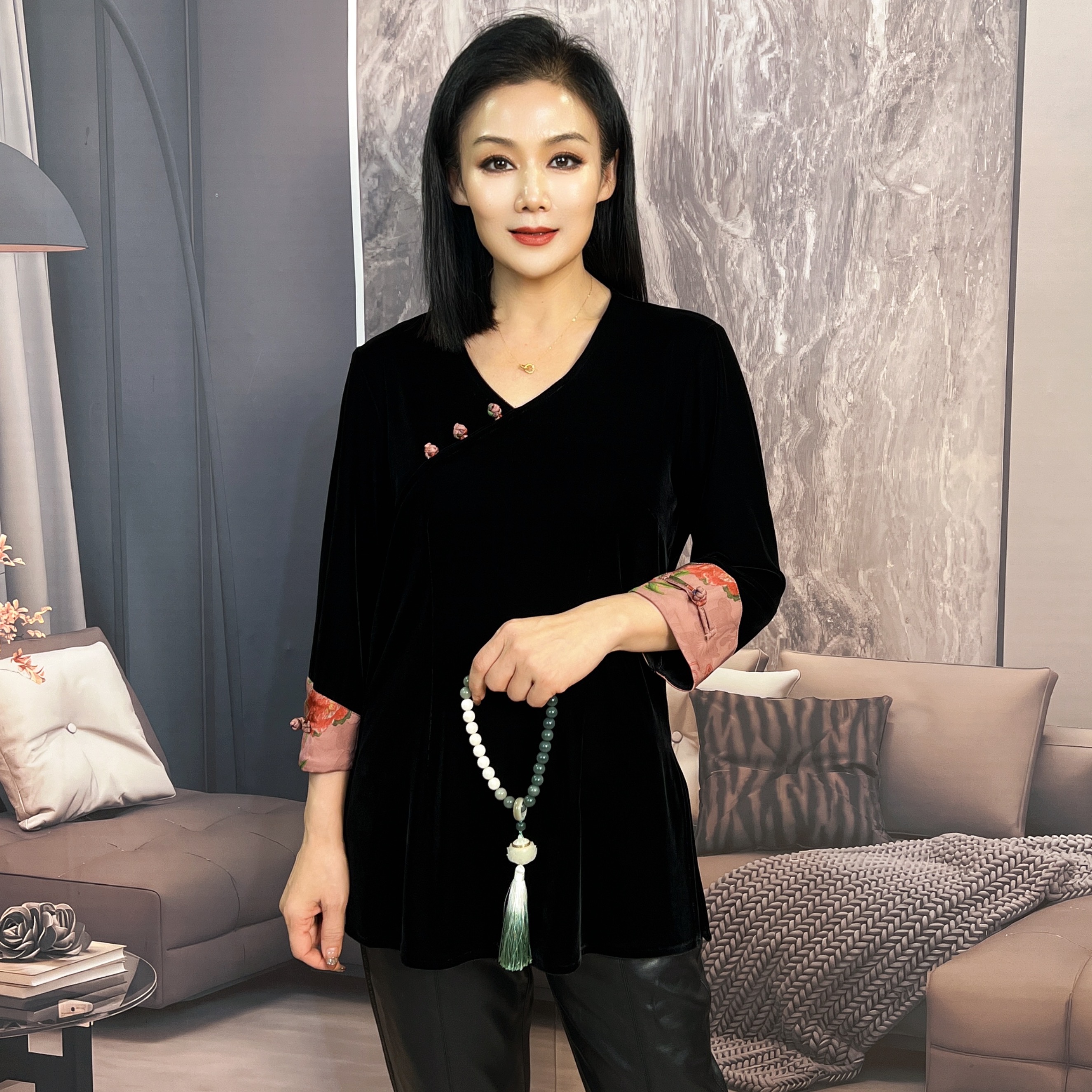 【宝藏衣橱上新】中式婉约时尚国风v领气质女士显瘦私服上衣（娜）.