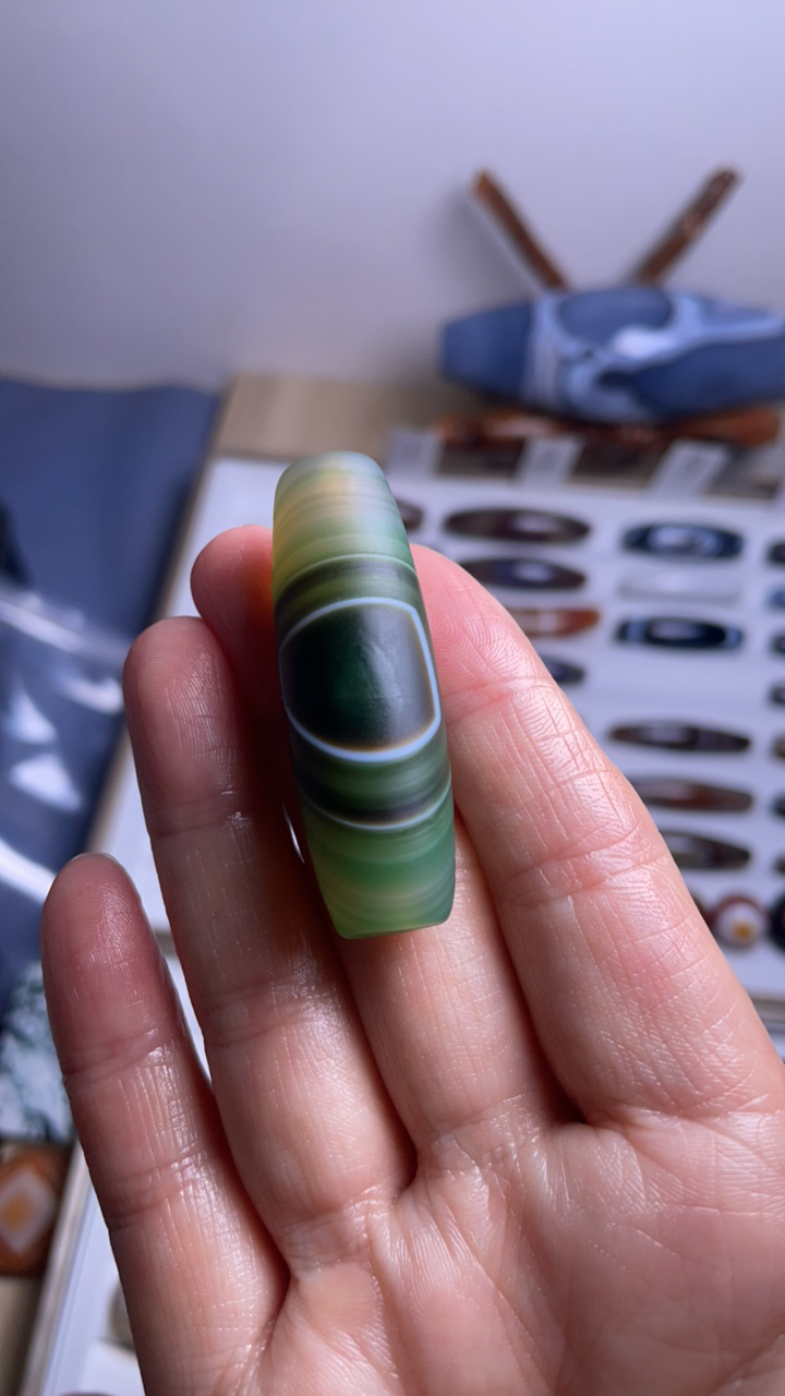 玛瑙象形天地桶珠