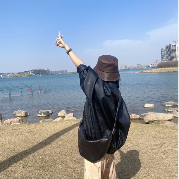 【LuLu专属】Lem*经典高级纯羊皮牛角包可颂包斜挎慵懒风