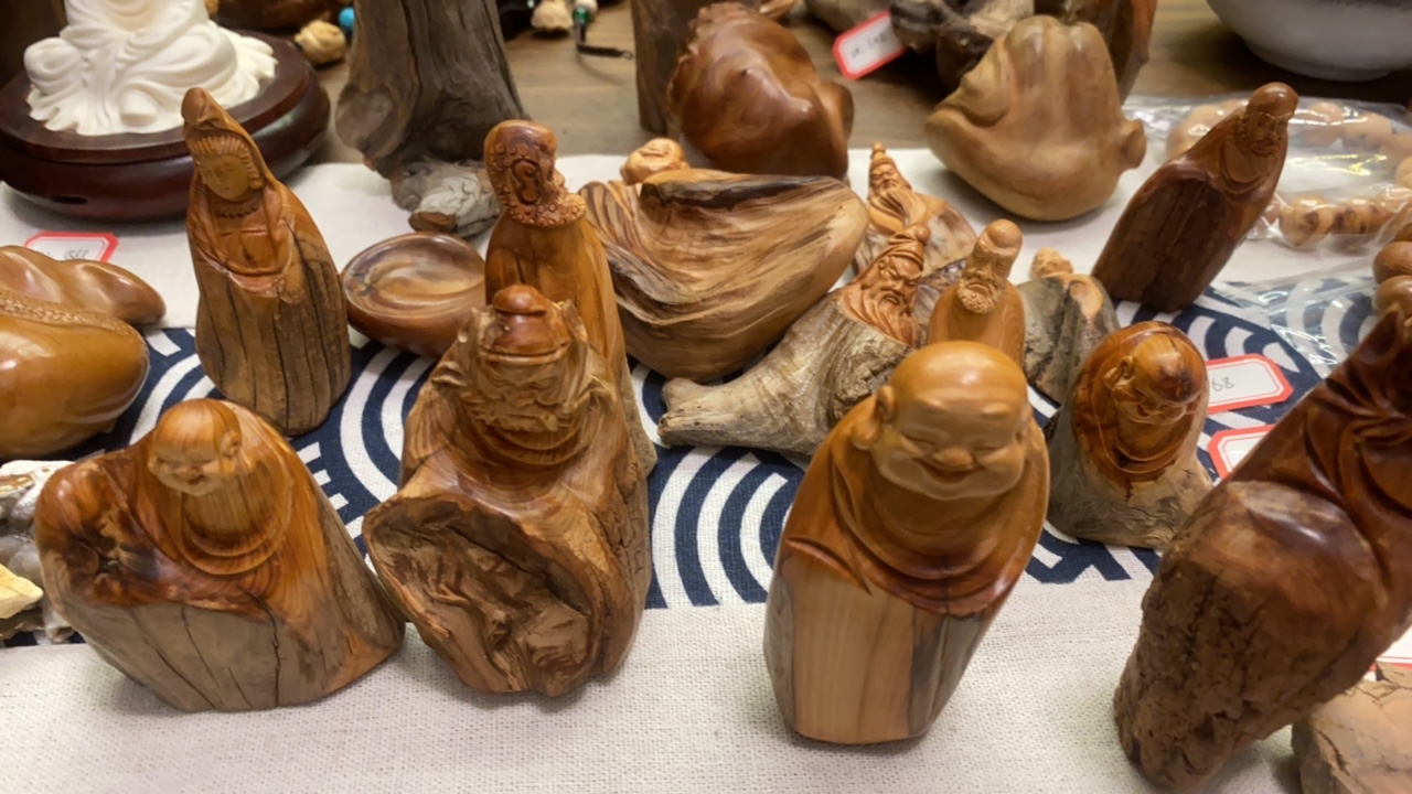 太行崖柏无相佛摆件