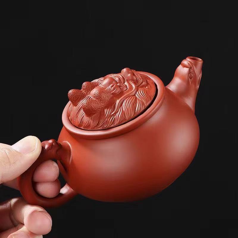 紫砂朱泥大红袍旋转茶壶祥龙西施壶-160毫升（礼盒装）(视频)