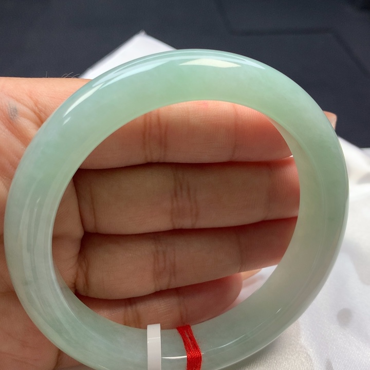 翡翠手镯未镶嵌61 62圈