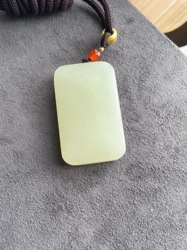 福利款新疆和田玉且末料无事牌挂件 玉质温润油糯 微结构少量黑点
