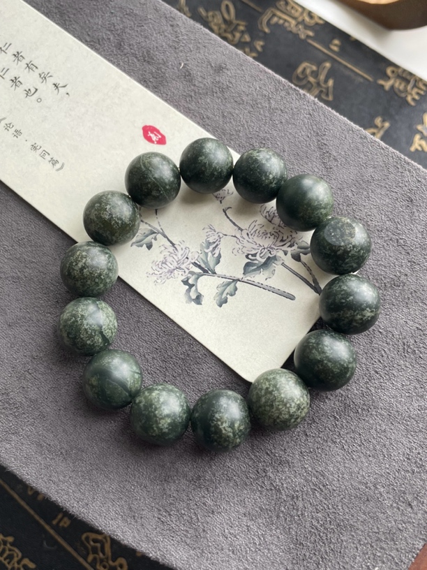 福利款新疆和田玉青玉草花沁单圈手串男士 油润低调沉稳 14MM