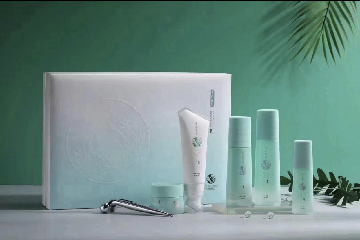 女娲的庄园素韵凝脂墨角藻水润焕颜套盒