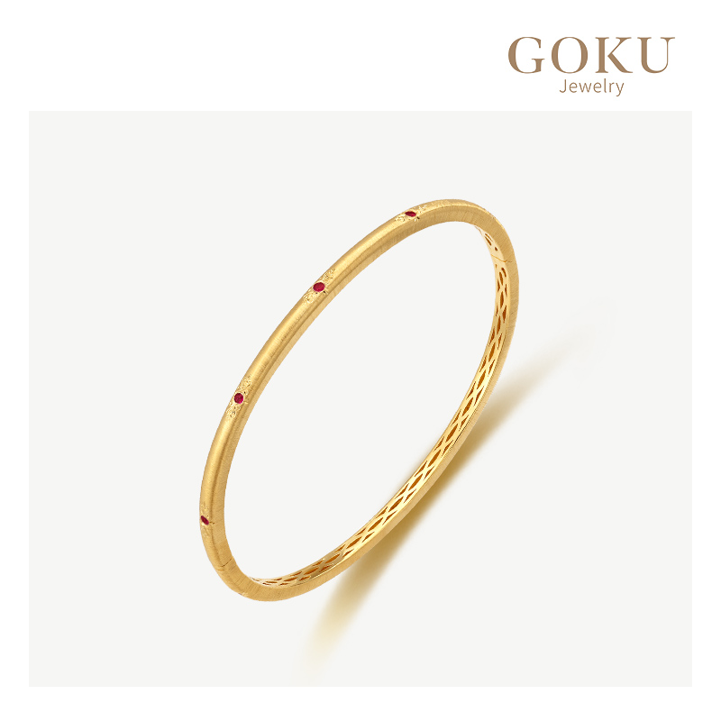 GOKU18K黄金手镯女窄版红宝石镯子拉丝复古经典时尚叠戴金色手链