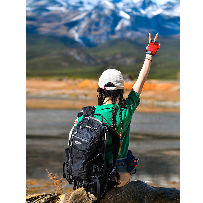 北京森林户外原创专业EVA背负系统防水抗撕裂徒步登山双肩背包30L