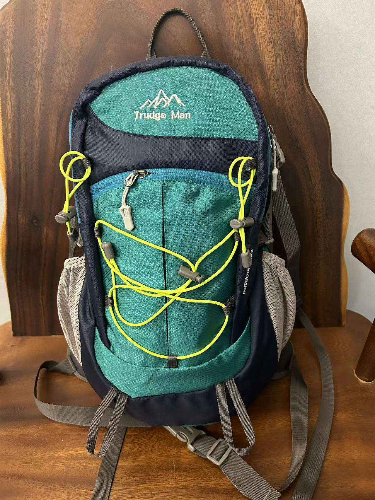 20L专业悬浮背板户外登山包双肩背多功能防泼水户外背包户外登山