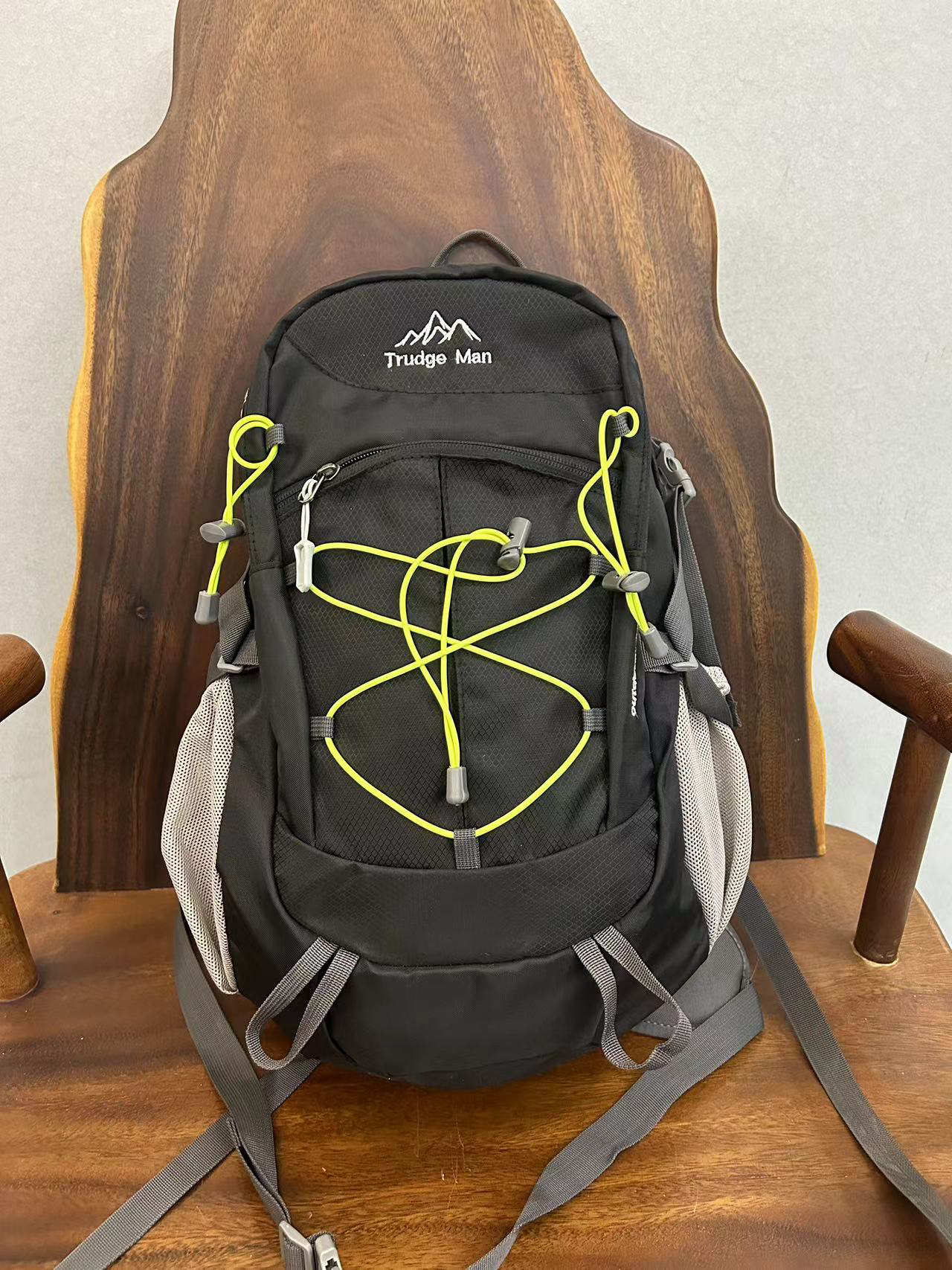 20L专业悬浮背板户外登山包双肩背多功能防泼水户外背包户外登山