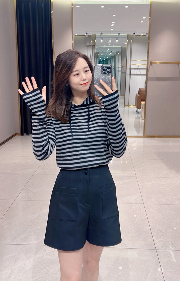 易缔媤连帽毛衣DE73351