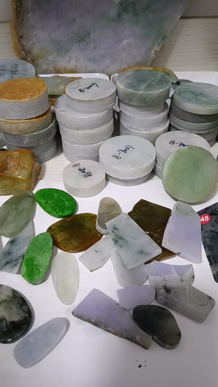 【闪购商品】翡翠挂件未镶嵌11
