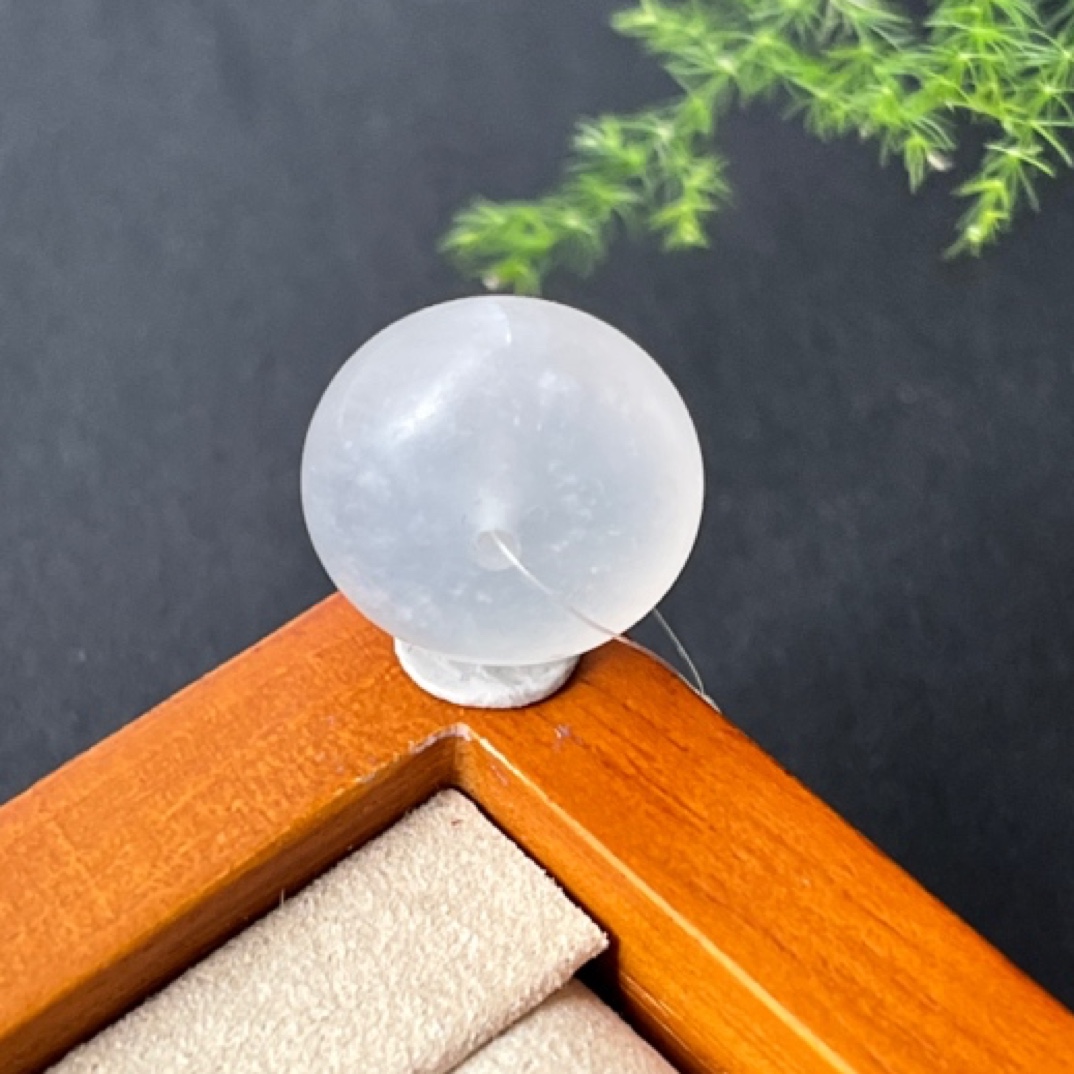 【杨玉环】XL21655翡翠白冰鼓珠（毛货自然实拍）