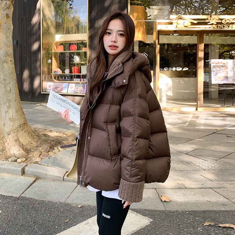 波司澄美拉德咖色女冬2023新款感超好看羽绒服百搭连帽宽松加厚