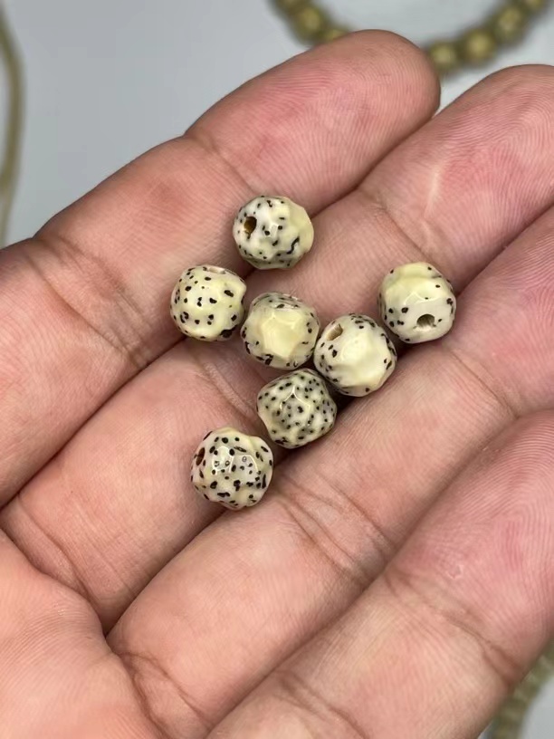 石玉料星月菩提7*6桶