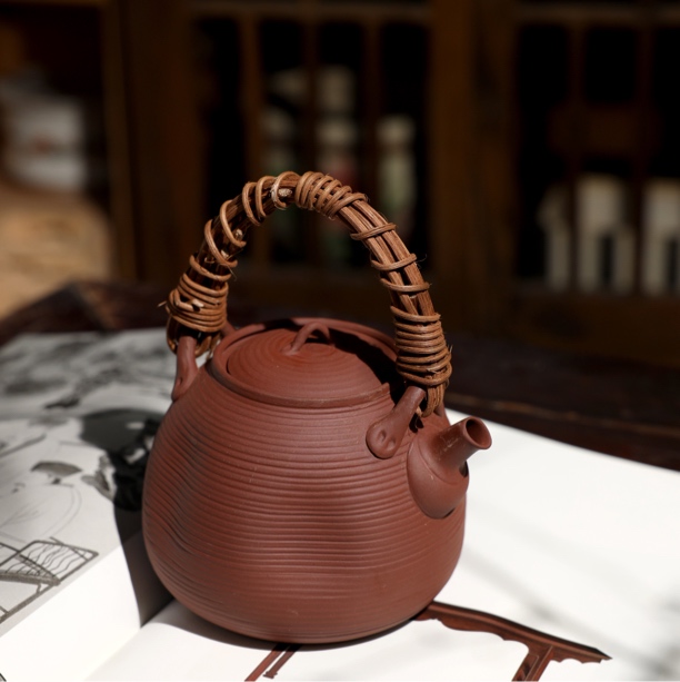 ［钱袋子］紫泥提梁壶藤编提梁煮水煮茶壶烧水壶陶壶小容量600ml