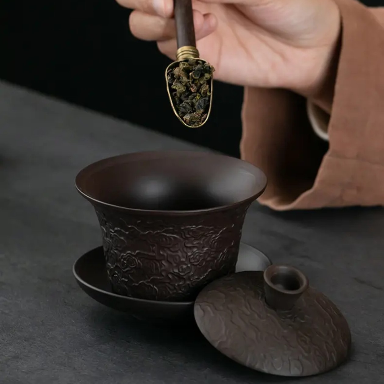 紫砂浮雕祥云三才盖碗复古茶具防烫茶碗茶道高档创意
