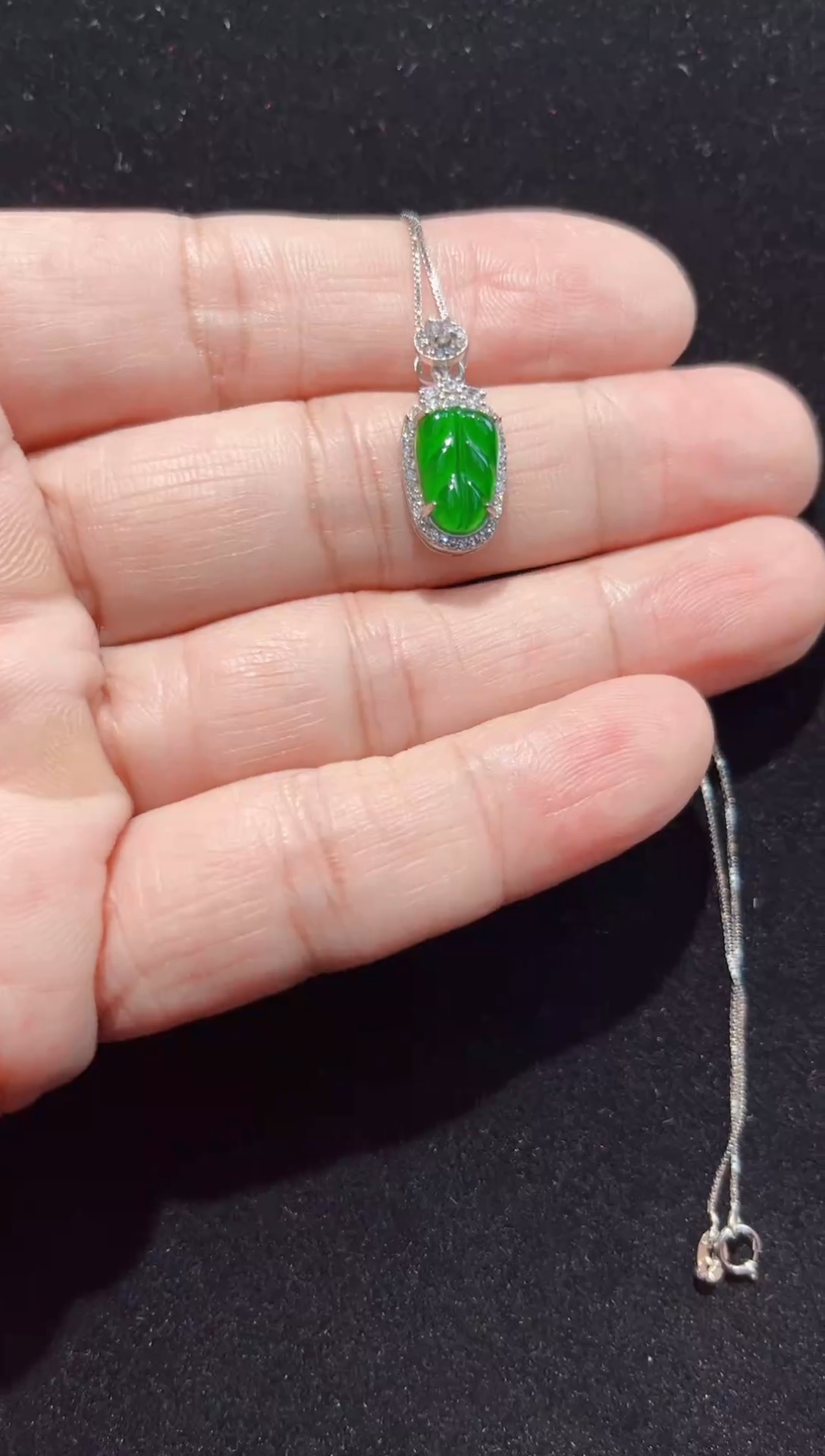 【闪购商品】翡翠颈饰银S925镶嵌天然翡翠叶子吊坠