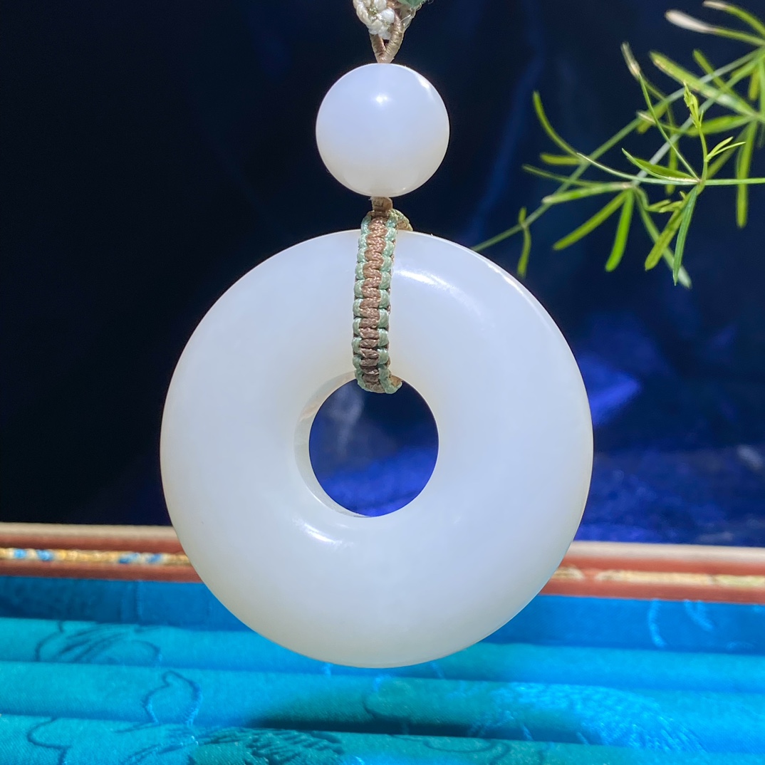 天然和田玉白玉大圆环吊坠平安扣秋冬毛衣链挂件玉石项链