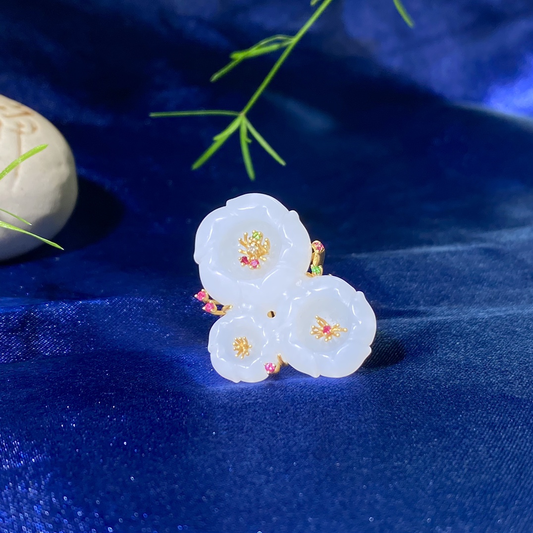 18K金镶嵌和田玉白玉戒指彩宝南非钻黄金厚金镶天然玉石花朵手饰