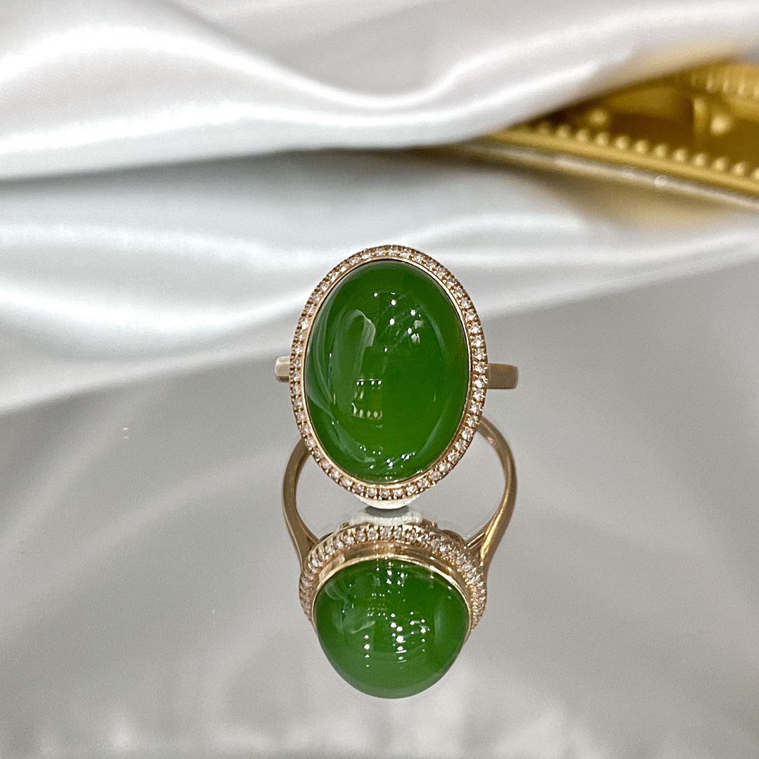 高浓色苹果绿13*18蛋面戒指18k玫瑰金满钻镶嵌天然和田老坑碧玉