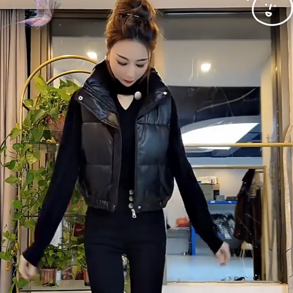 时尚短款PU皮加棉马甲2025新款宽松小个子韩版立领加厚洋气马甲