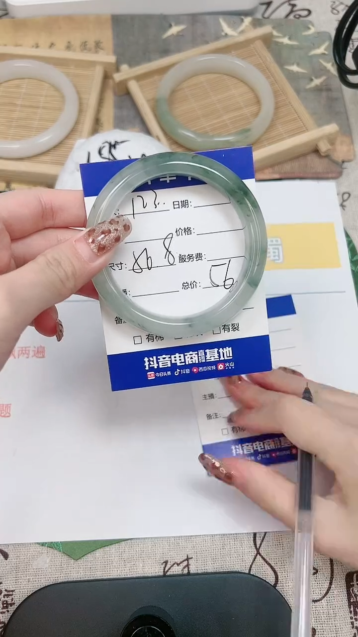 【闪购商品】石英质玉手镯未镶嵌k123-56