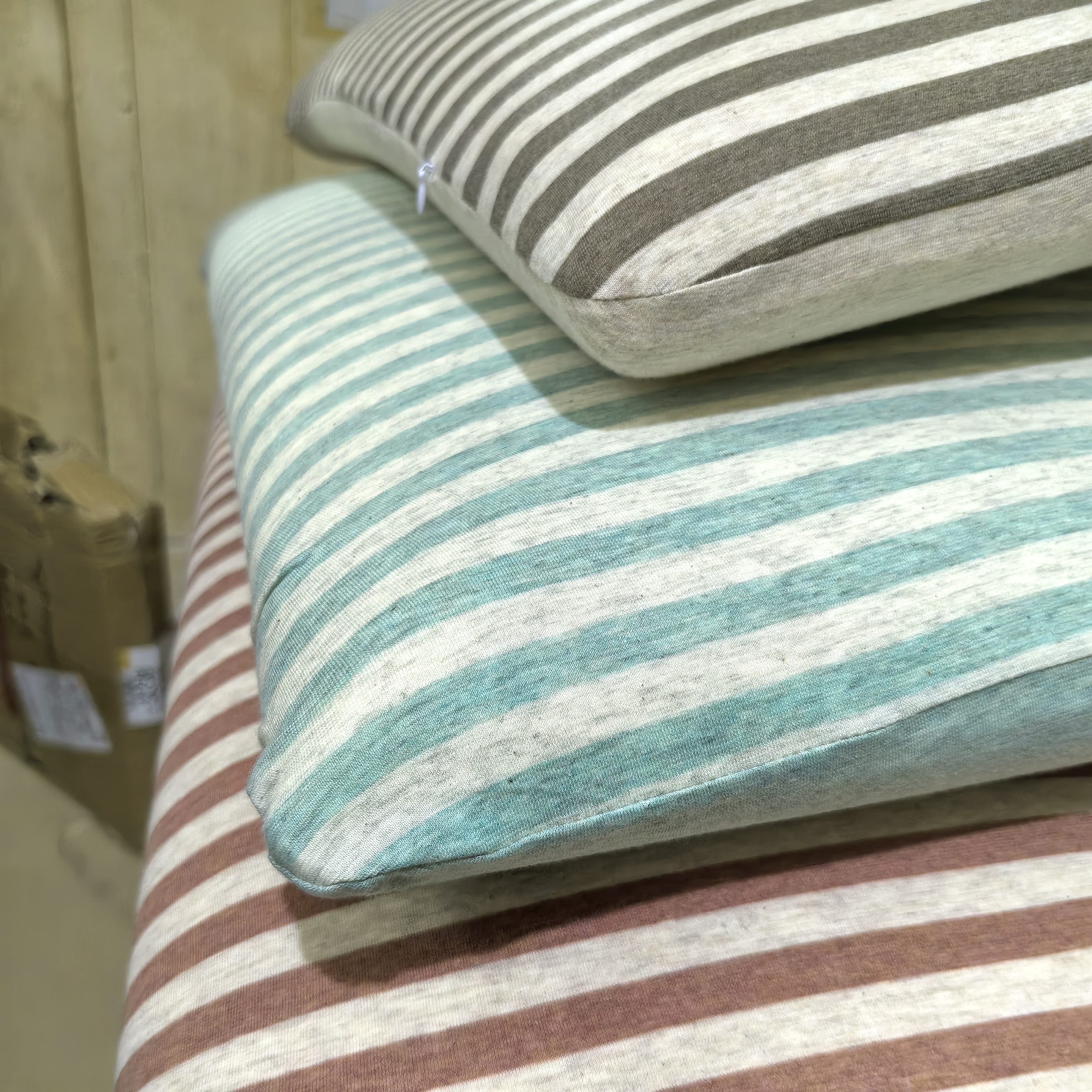 工厂条纹生物基枕头