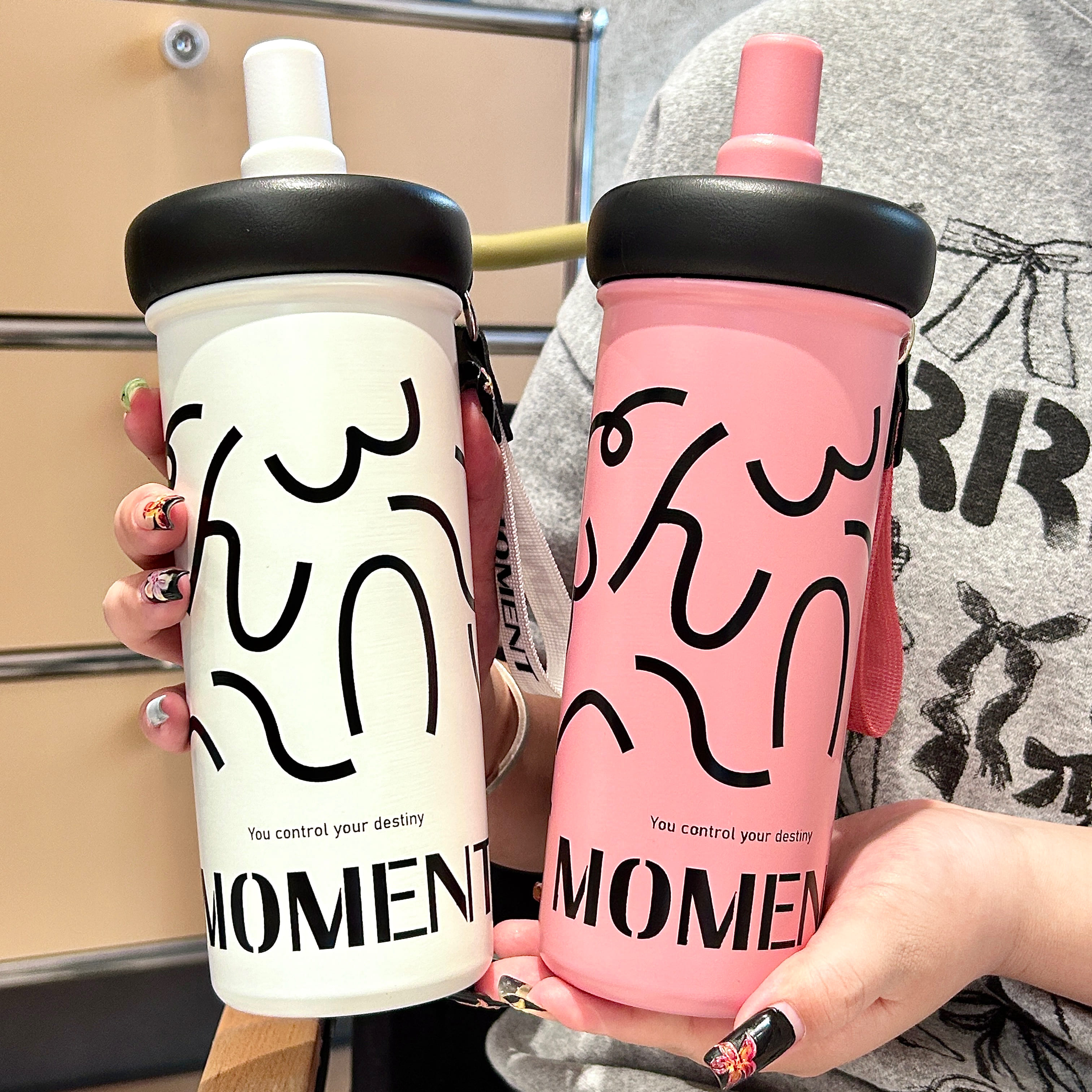 高颜值涂鸦保温杯女生便携吸管杯学生户外随手杯子316不锈钢男士