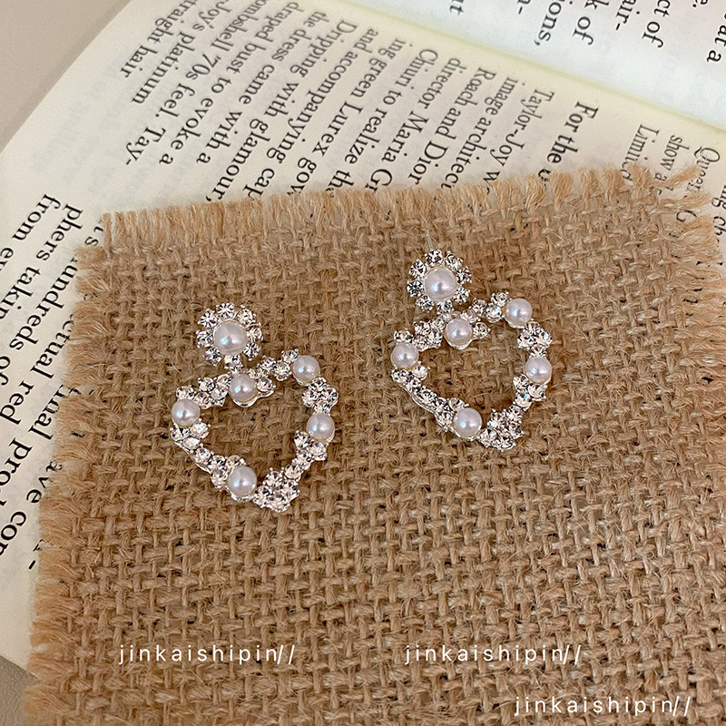 铜合金仿珍珠耳饰 新款镶钻爱心珍珠耳环时尚小众高级感少女耳钉