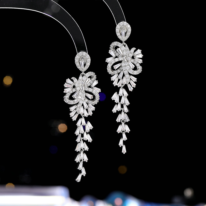 铜合金锆石耳饰 时尚轻奢长款流苏锆石花瓣耳环气质礼服百搭耳坠