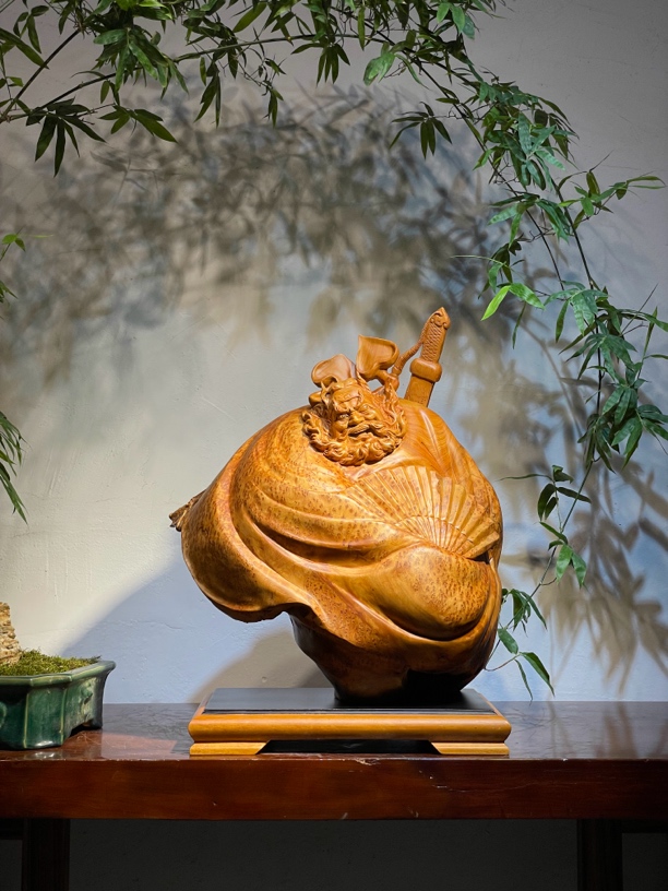 人物雕刻摆件，长56宽36高69