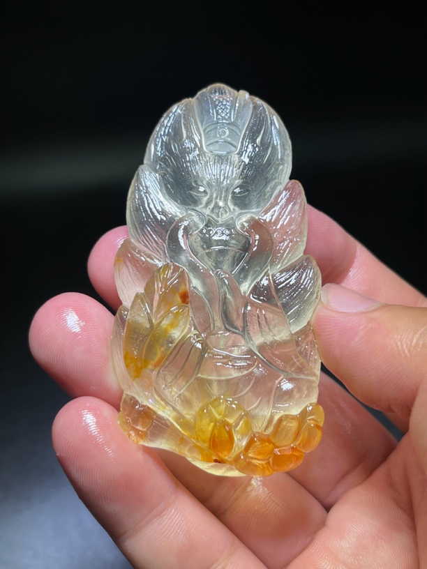 天然水晶黄胶花九尾狐狐仙娘娘雕刻，精品手工九尾狐雕刻吊坠