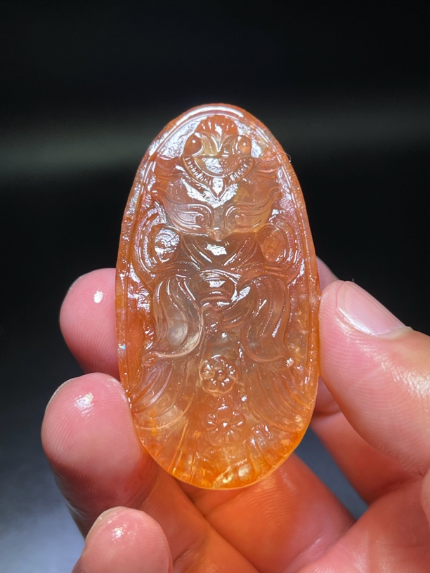 天然水晶胶花九尾狐狐仙吊坠，精工雕刻九尾狐