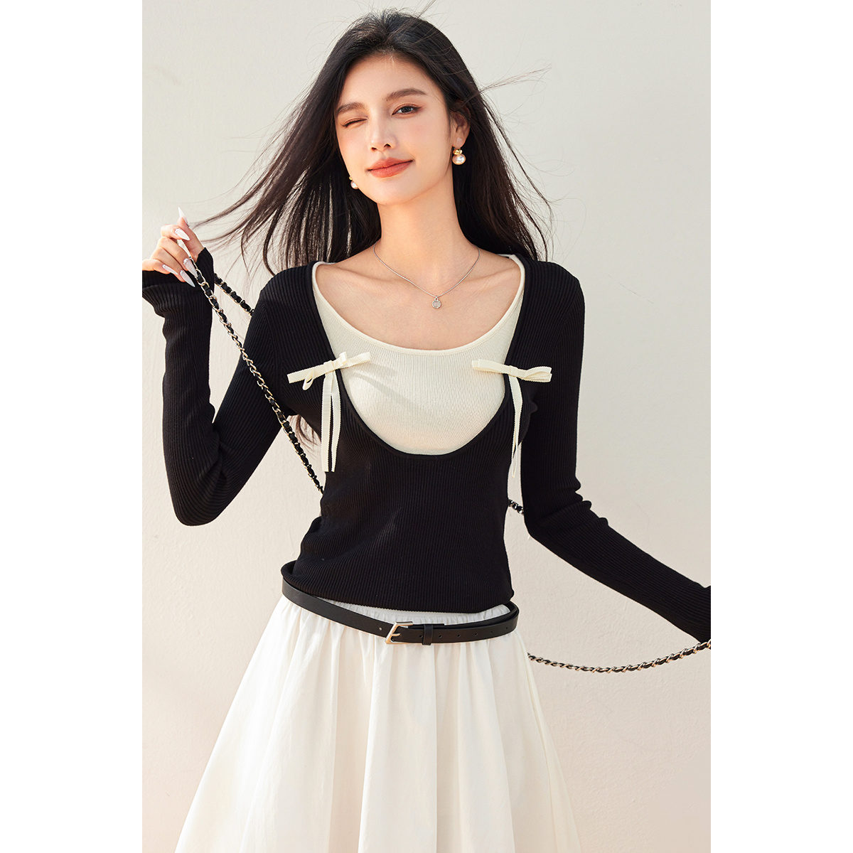 撞色假两件针织衫春秋设计感修身显瘦芭蕾风打底上衣长袖黑色