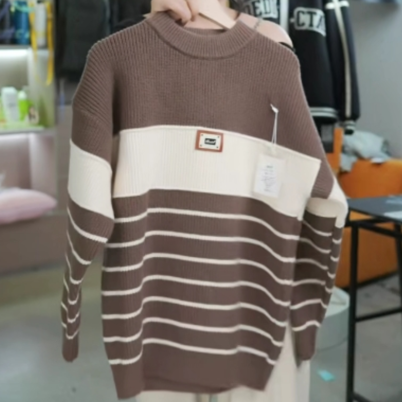 咖拼黄  胸前绣花贴标毛衣 A2222（170-190）