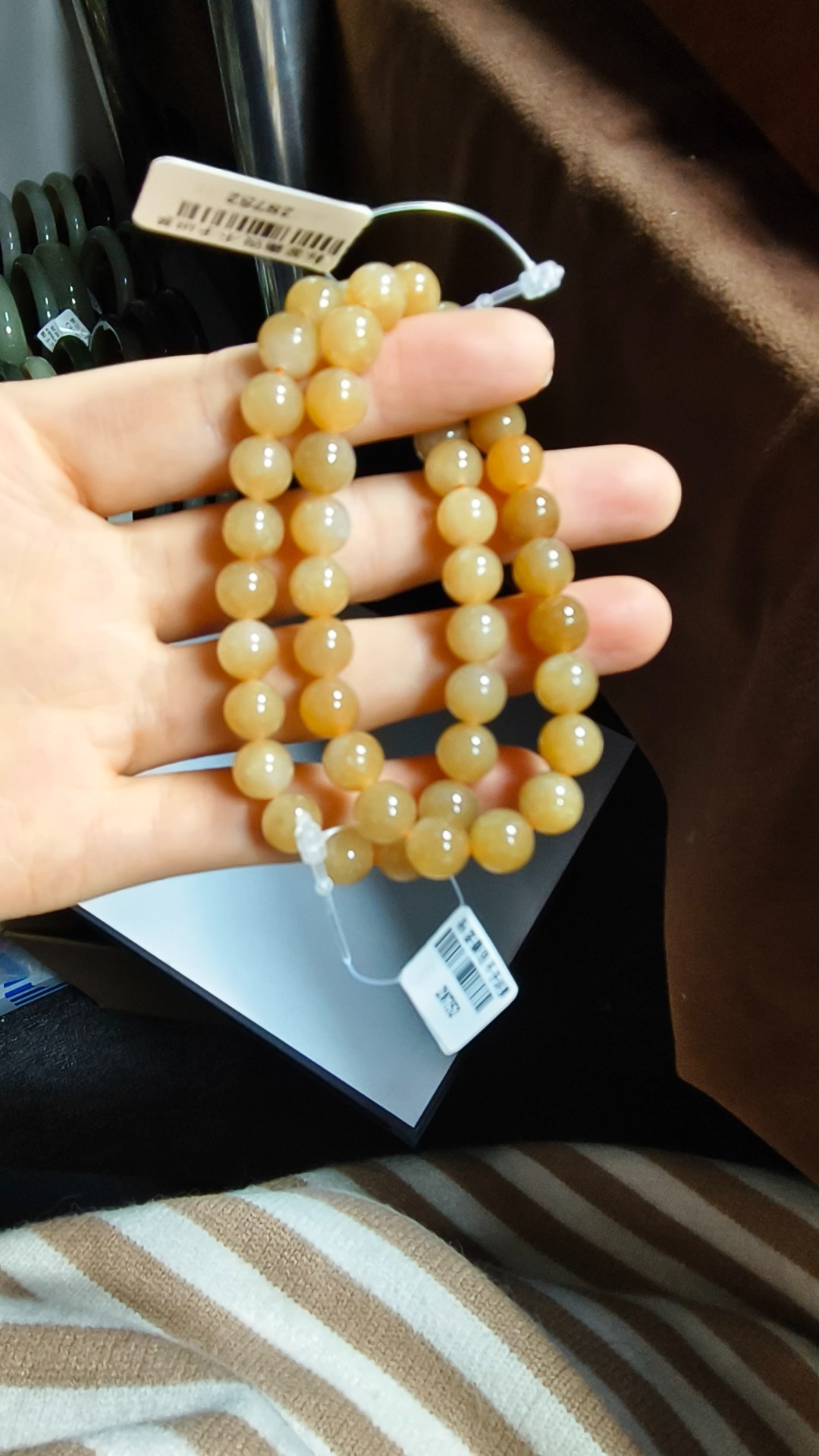 天然和田玉手镯微色差 多样性发货，拍一发一