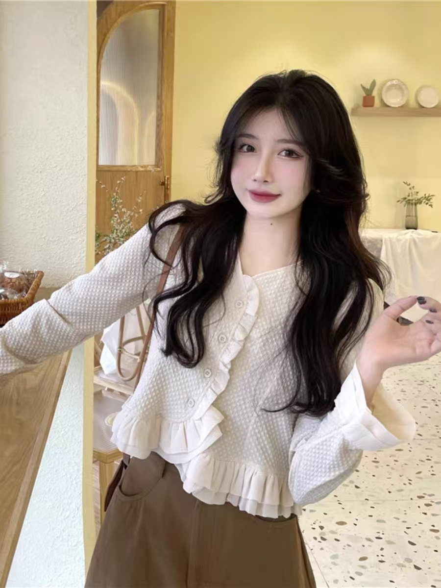 秋季新款大码8585小香风短款上衣女法式温柔设计感荷叶边长袖衬衫