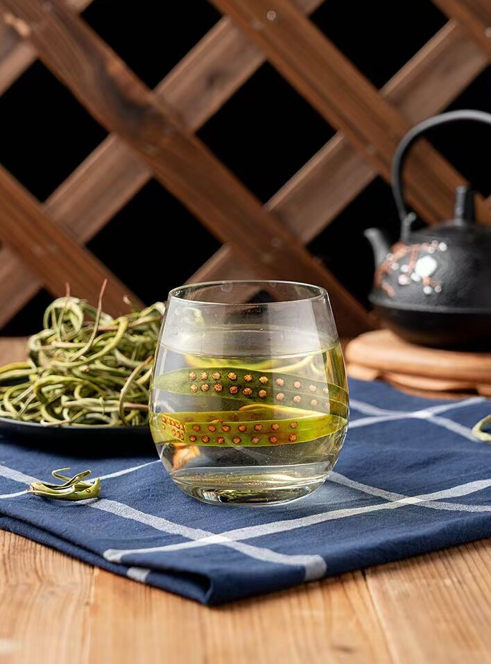 长白山嗷嗷草野生绿茶（黄金草）东北特产深山小草采摘石头草嗷嗷茶