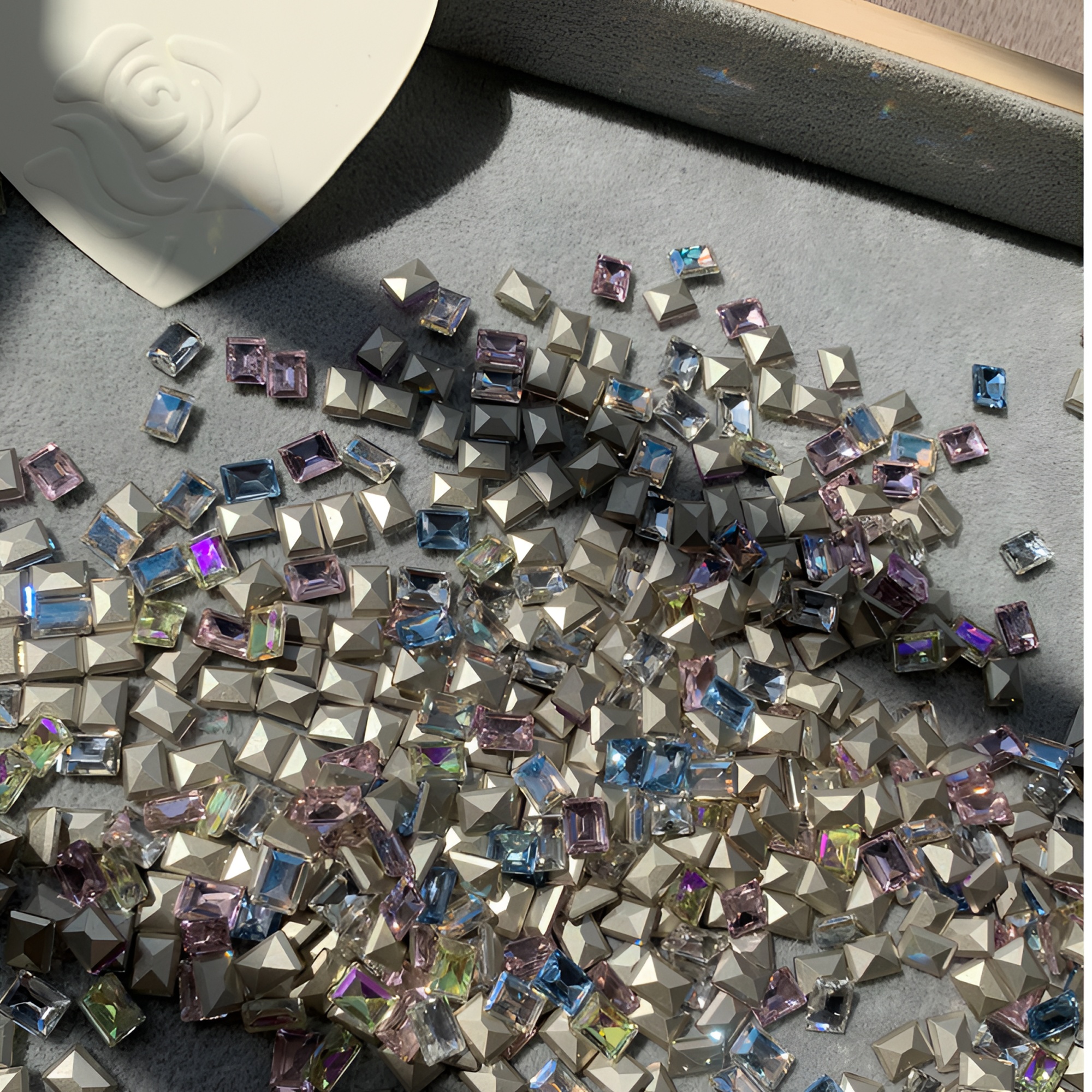 K9玻璃彩色冰糖混装6×8混色浅色系爆闪超闪美甲钻尖底方形长方