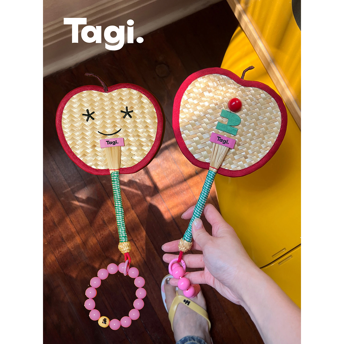 Tagi.《i》塔皮苹果表情笑脸串珠编织摇摇麦秸可爱小众手工扇子