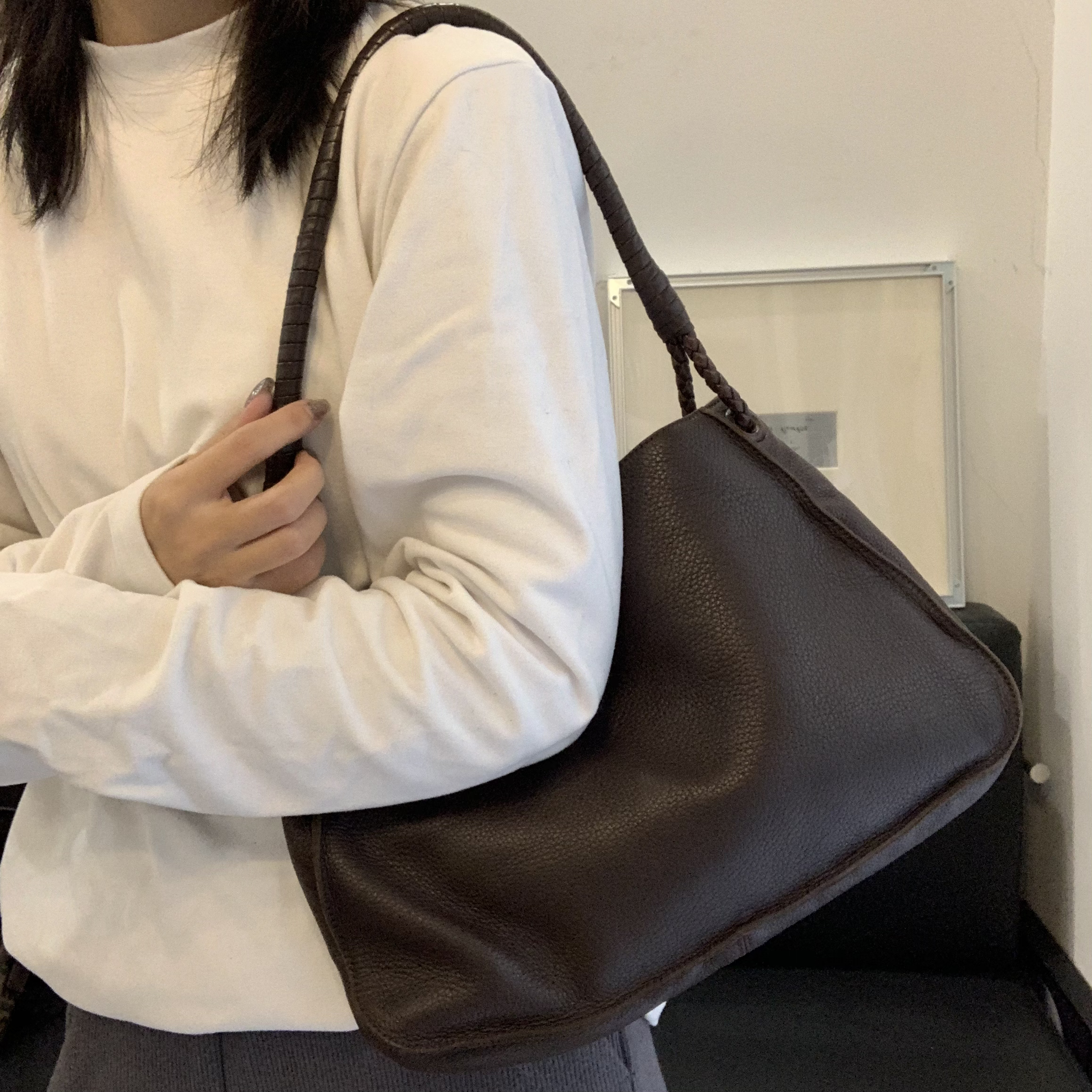 95新 BOTTEGA VENETA/葆蝶家 7 棕色全皮单肩包