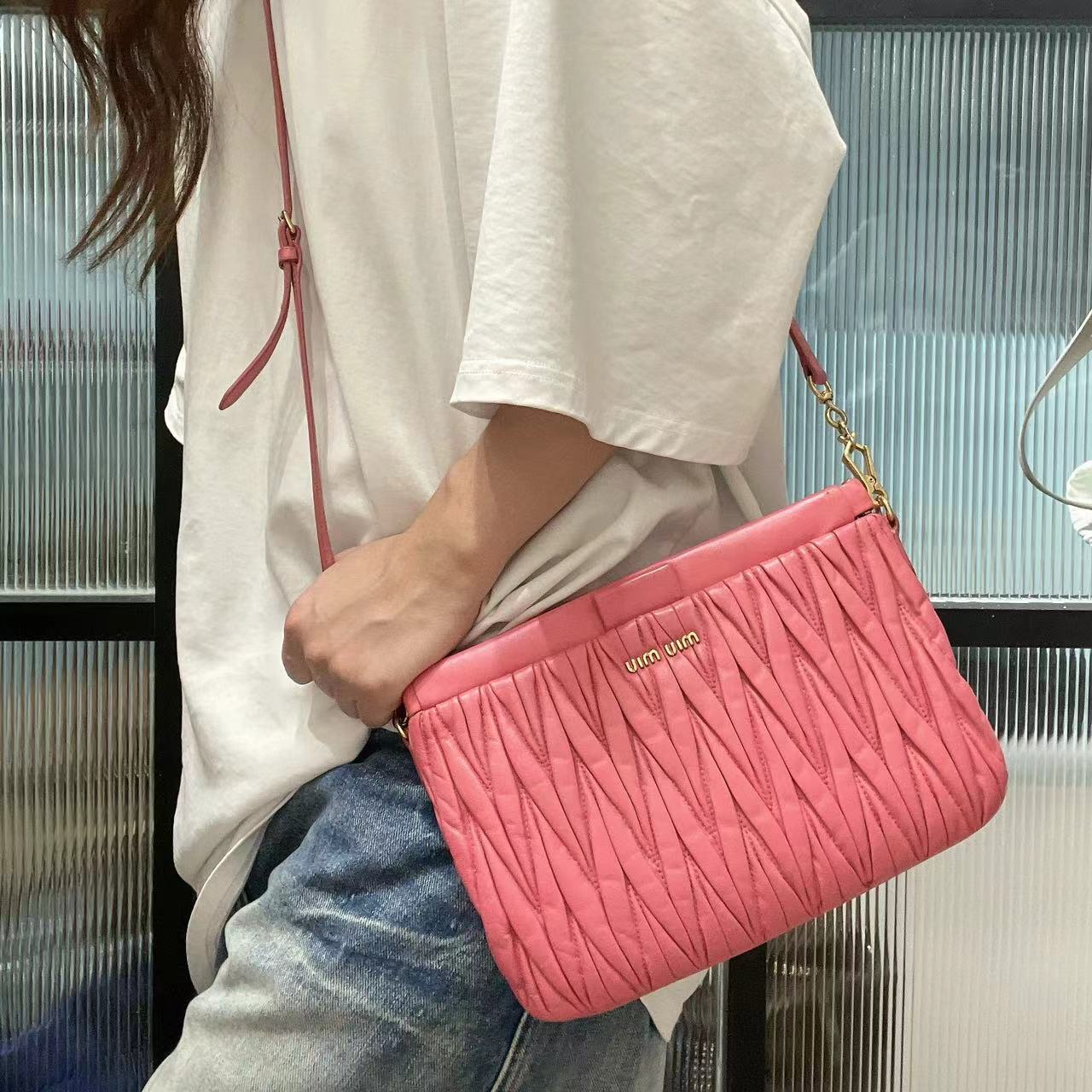95新 MIU MIU/缪缪 【清】 1AN825  粉色单肩斜挎包