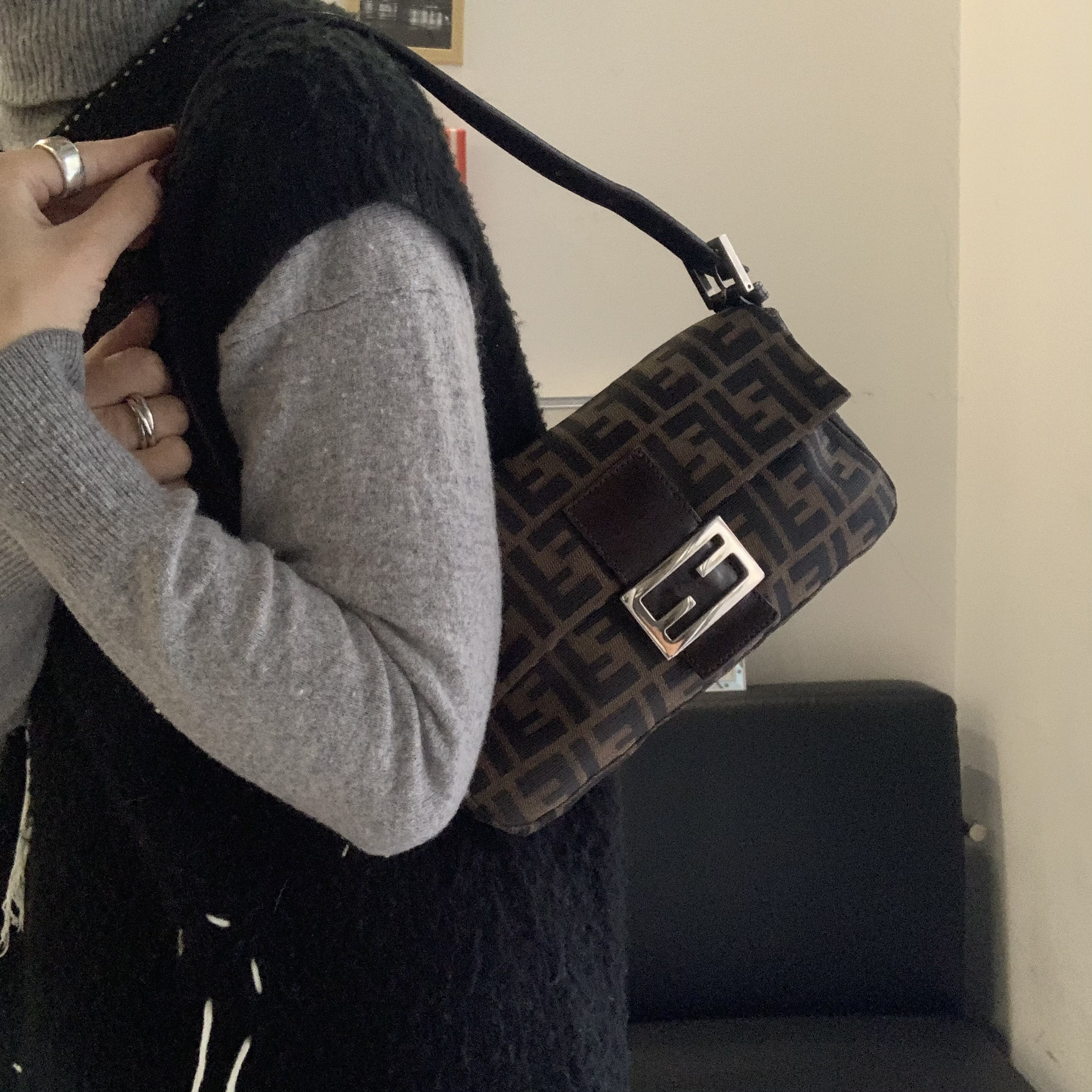 95新 FENDI/芬迪 7 经典老花小号法棍单肩包