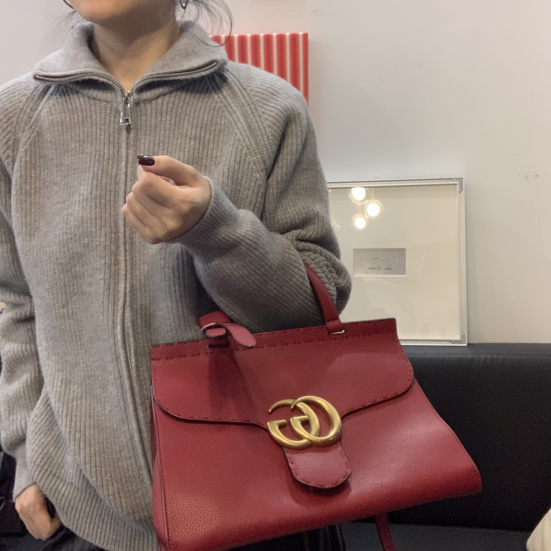 95新 GUCCI/古驰 7 亏出红色金扣邮差包