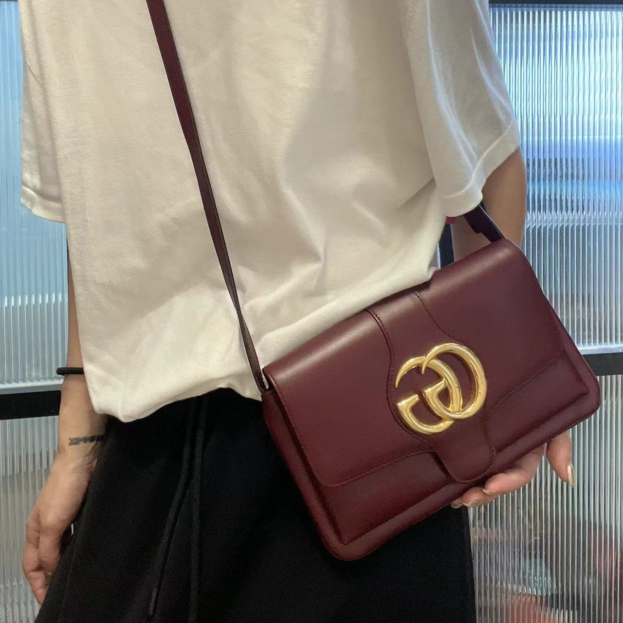 95新 GUCCI/古驰 3DA508  酒红色arli斜挎包复古